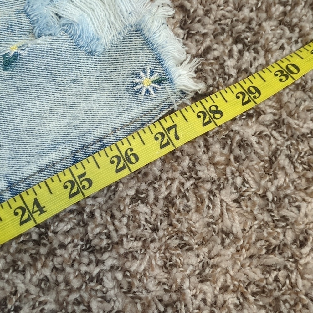 Tinseltown distressed floral embroidered hi-rise the mom jeans - Picture 9 of 13